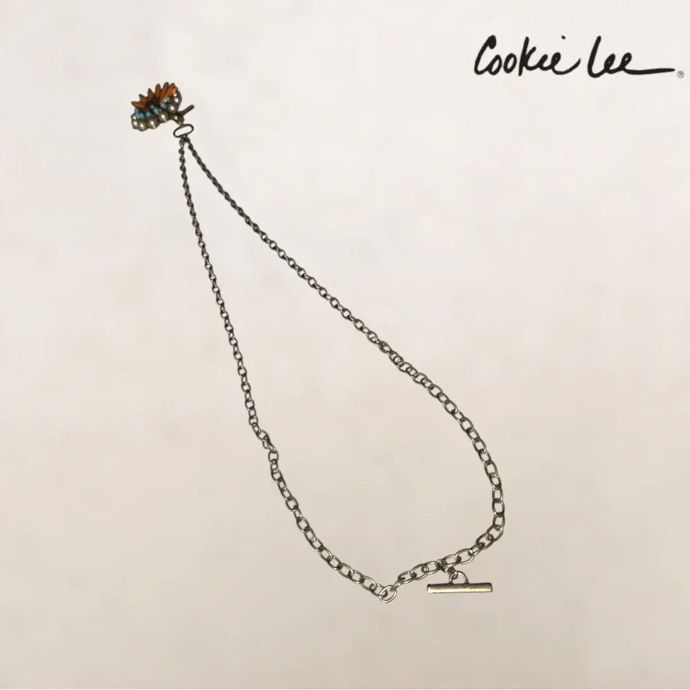 🛍️SALE🛍️ Cookie Lee Silvertone Long Chain Floral Pendant Necklace - Picture 5 of 5